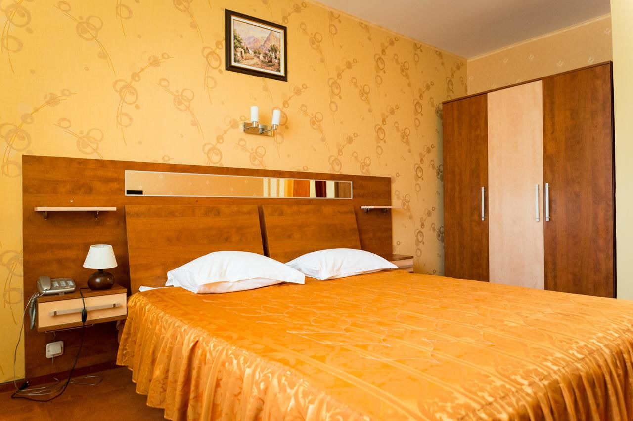 Отель Hotel Zamca Suceava Сучава-29