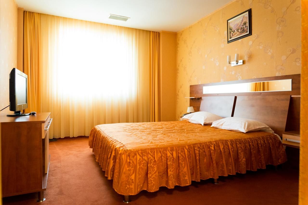Отель Hotel Zamca Suceava Сучава-8